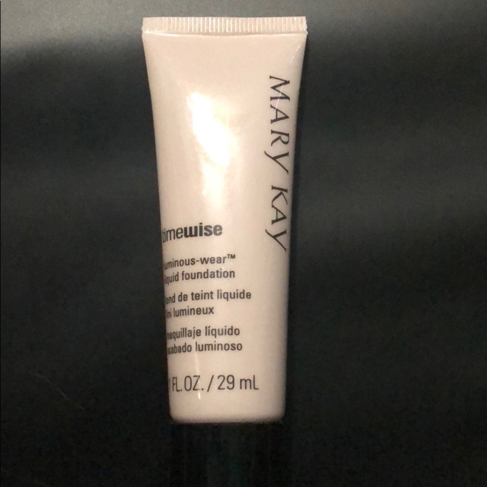 Mary Kay Luminous Liquid Foundation